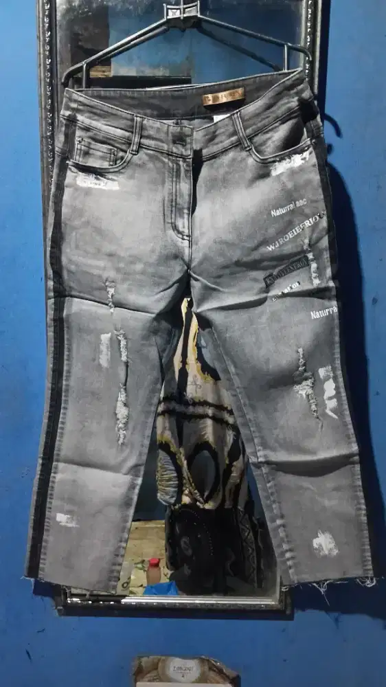 Ripped Jeans Abu-Abu Acid Wash (Side Stripe)