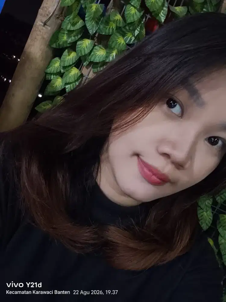 Mencari pekerjaan host live streaming atau packing
