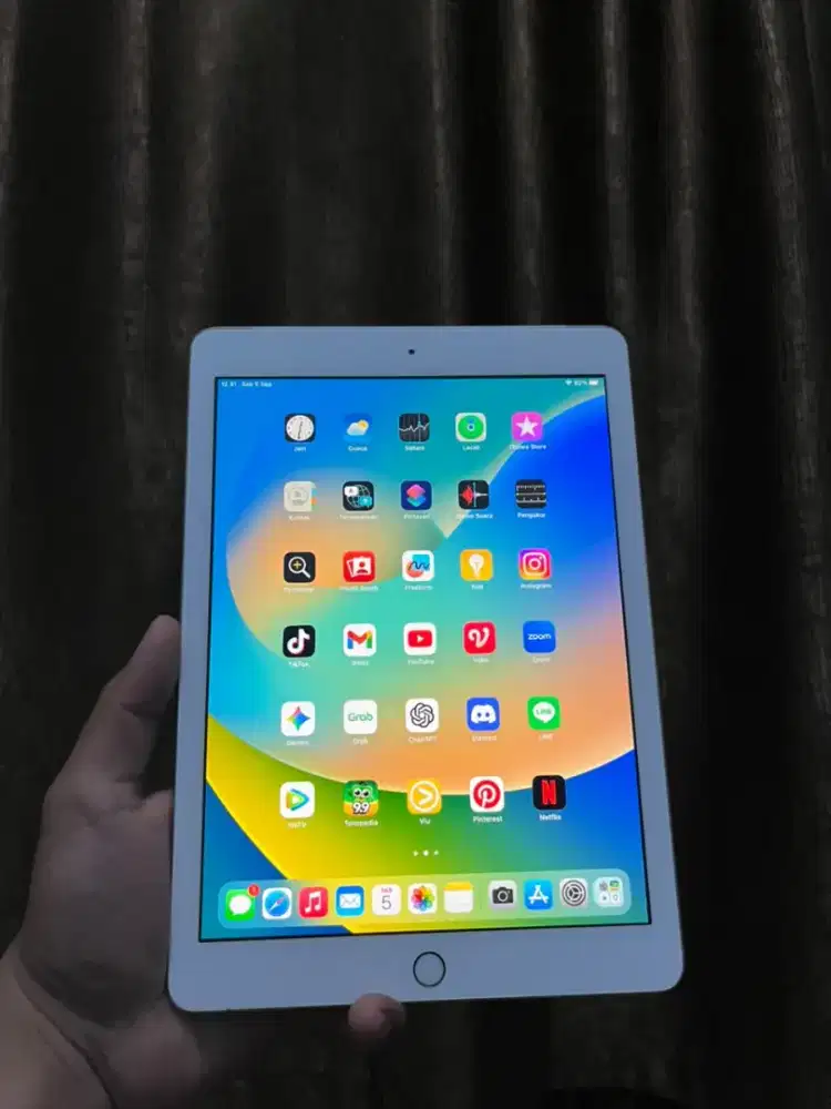 Ipad 5 Wifi + Cellular (Bisa Pakai Kartu) TT/BT