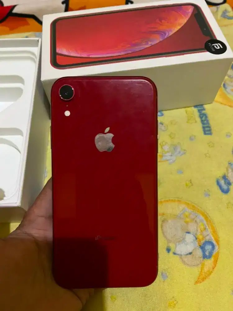 iPhone XR inter 128 ..hp am dus aj