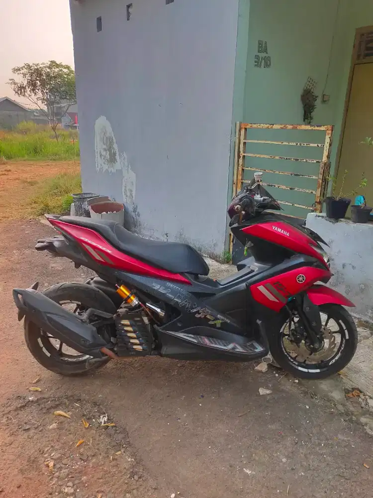 Jual Yamaha Aerox 2017 Nego