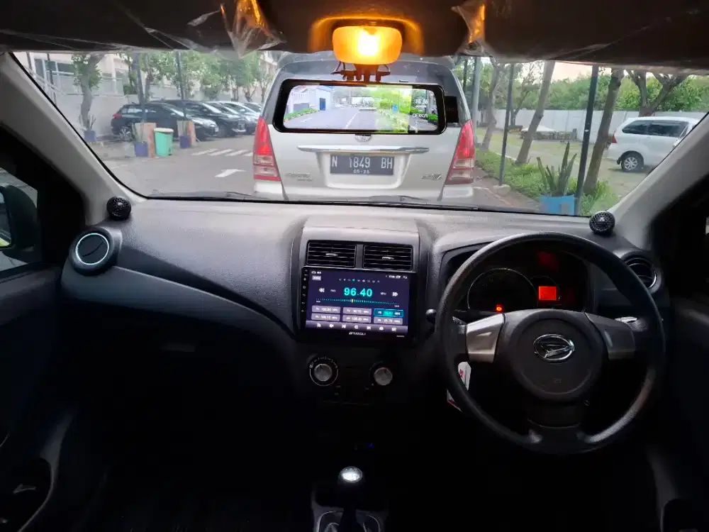 Daihatsu Ayla 1.0 X - 2022