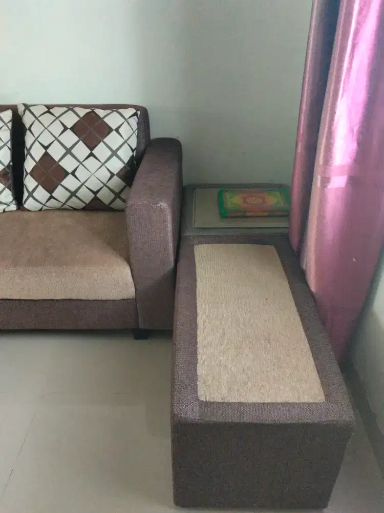 Sofa dan perabot rumah tangga