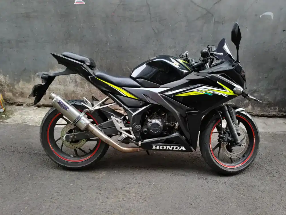 Honda CBR150r 2016
