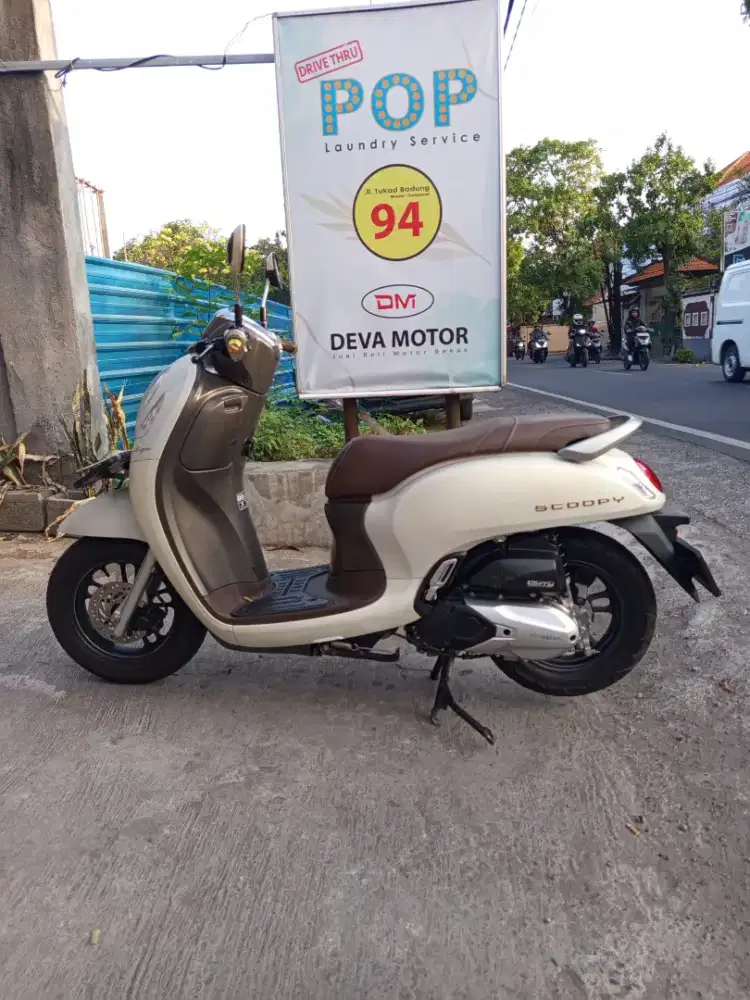 Scoopy 2024 putih prestige Deva motor
