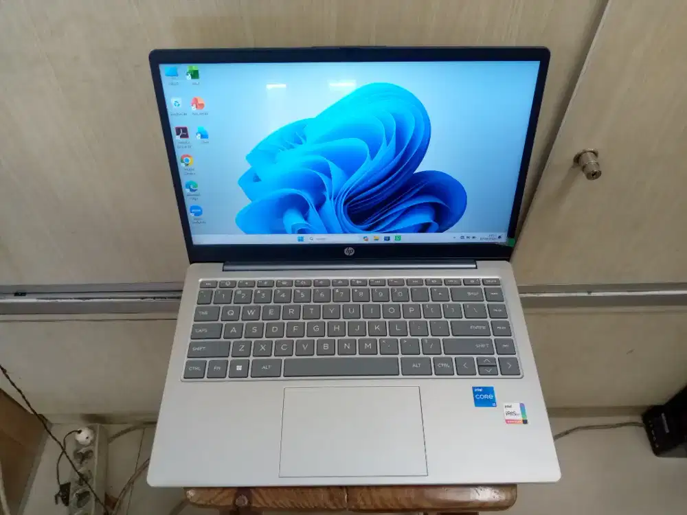Laptop Hp 14s CORE I5 GEN 13 RAM 8GB SSD 512GB 14inch Windows 11Ori
