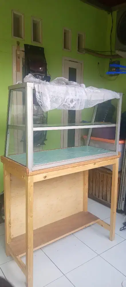 DI JUAL 1 SET ETALASE + MEJA SERBAGUNA