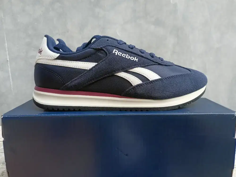 Sepatu Reebok World 70 Original