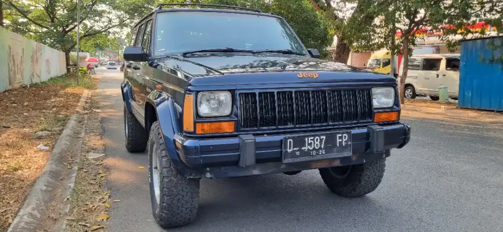 Jeep Cherooke 1996 Bensin automatic