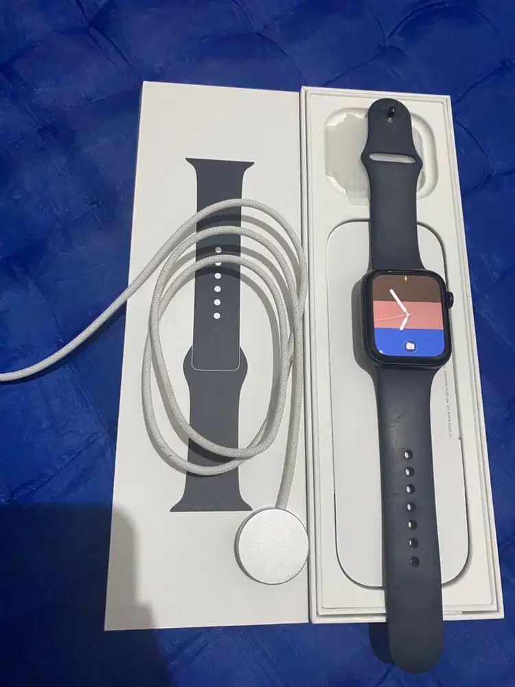 Smartwach apple tipe SE 3 44mm midnight ori 5 bln pake masih garansi