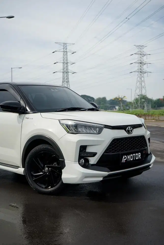 Toyota Raize GR TSS 2022 White Two Tone ( Low KM )