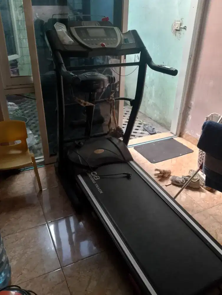 Treadmil elektrik bekas