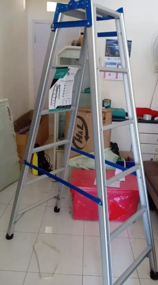 Tangga aluminium lipat bermacam ukuran