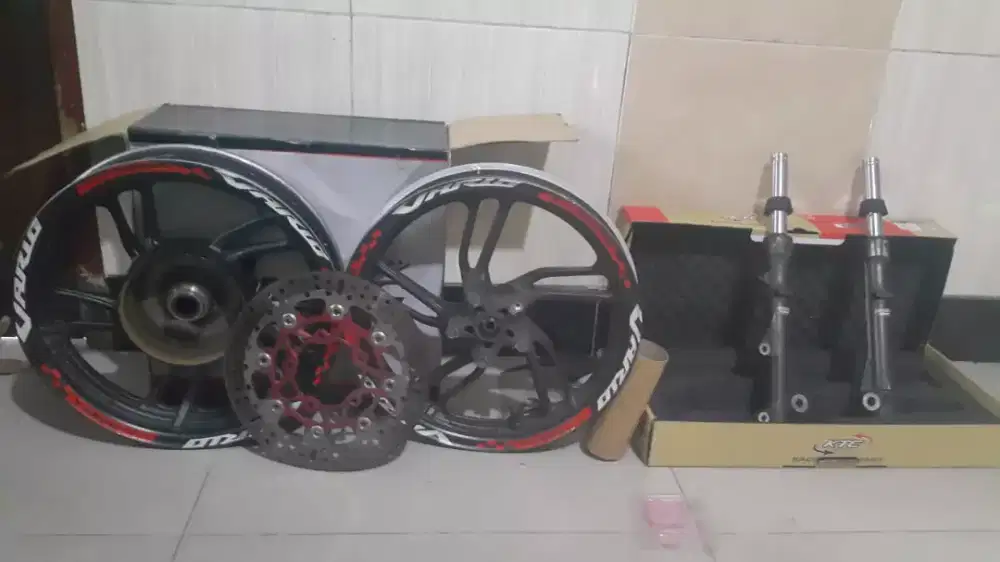 velg vario 125/150 + shockbaker depan 1 set