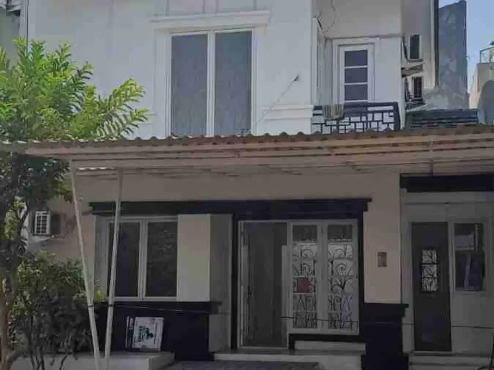 Rumah di jual atap bajaringan lantai granit bebas banjir Kota Wisata Cibubur.