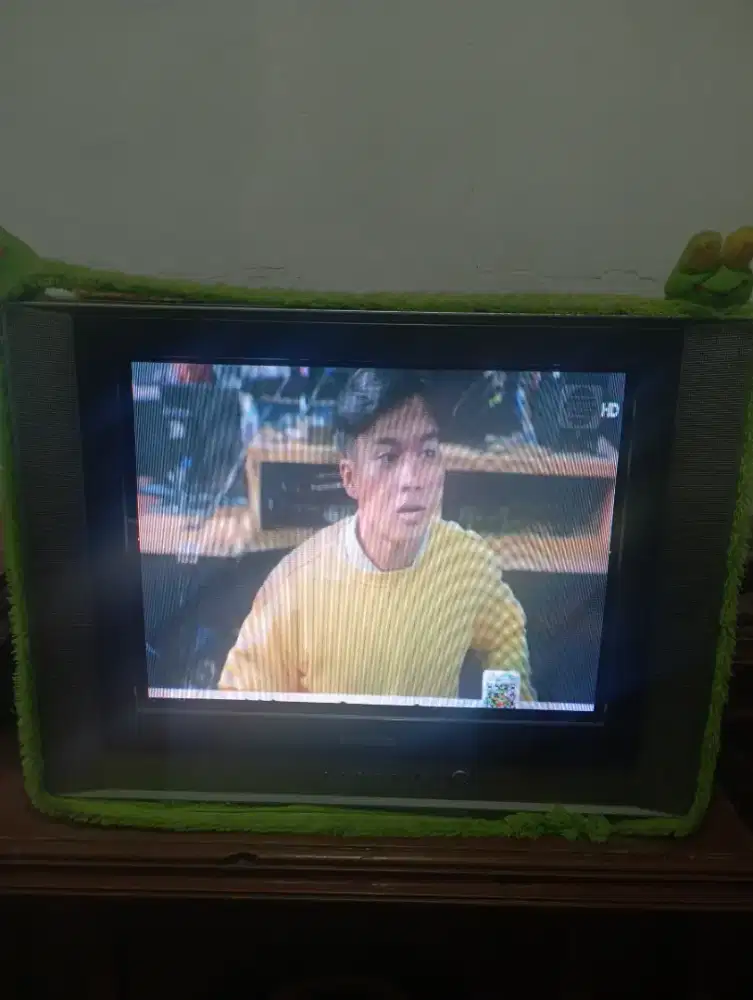 Jual cepat Tv Tabung Polytron 21 + STB Murah Normal