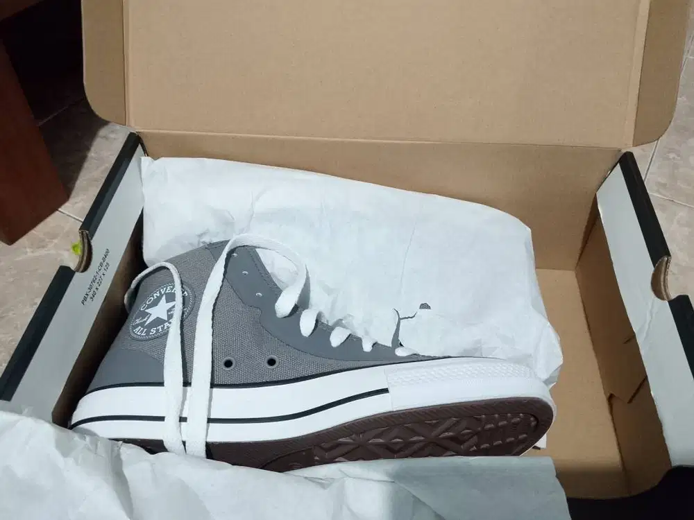 sepatu converse