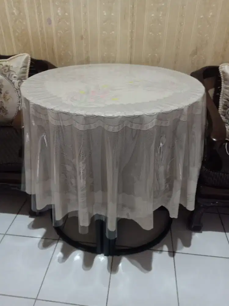 Set meja makan informa