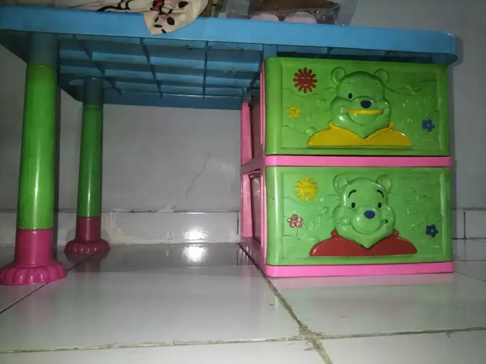 Meja serbaguna / meja belajar