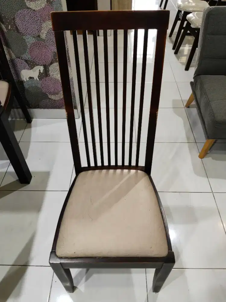 Kursi makan masih oke banget