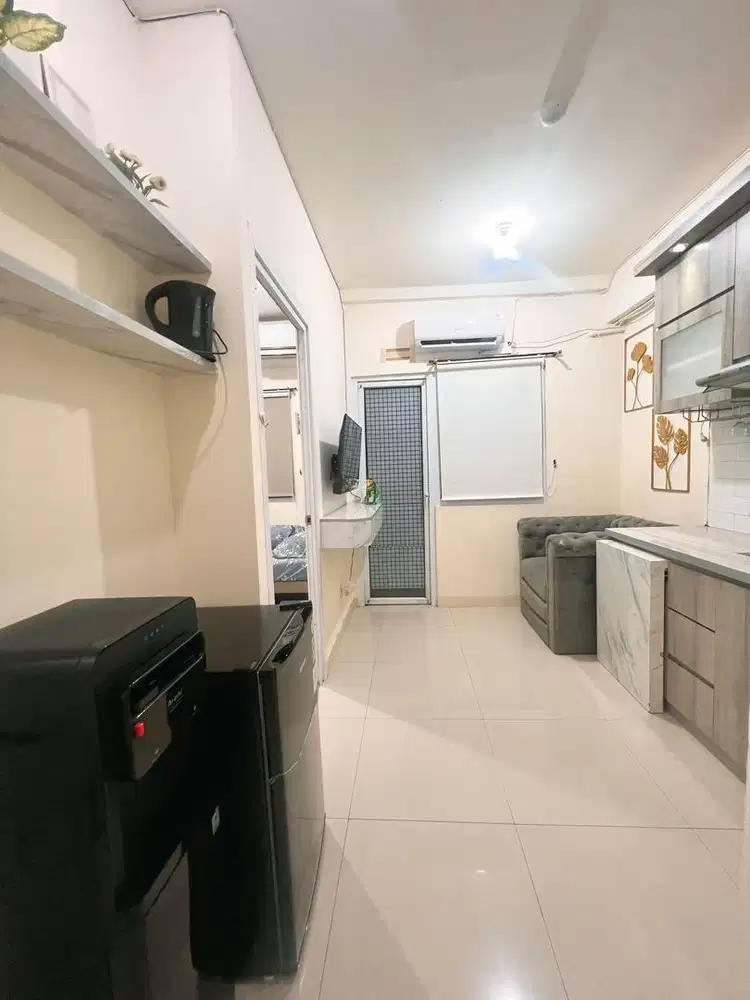 Apartemen hook, view pool , bersih,rapih, tenang dan connecting Mall