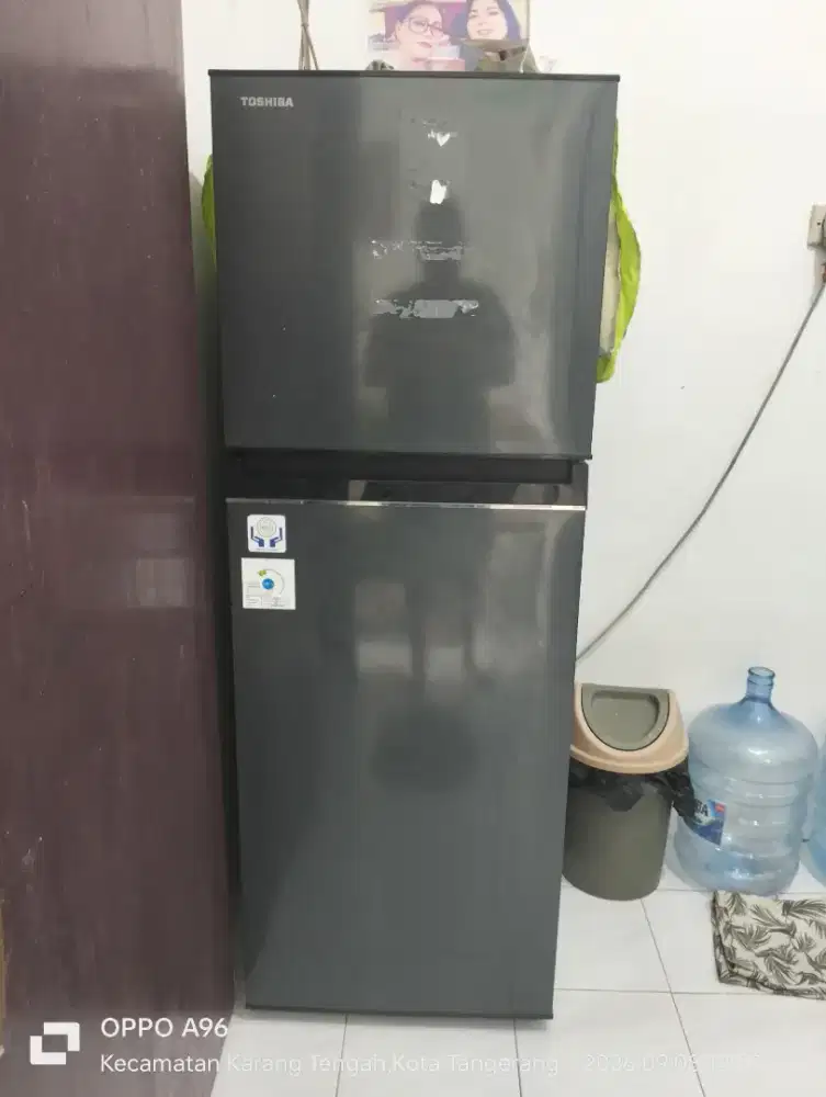 DIJUAL CEPAT KULKAS TOSHIBA 2 PINTU