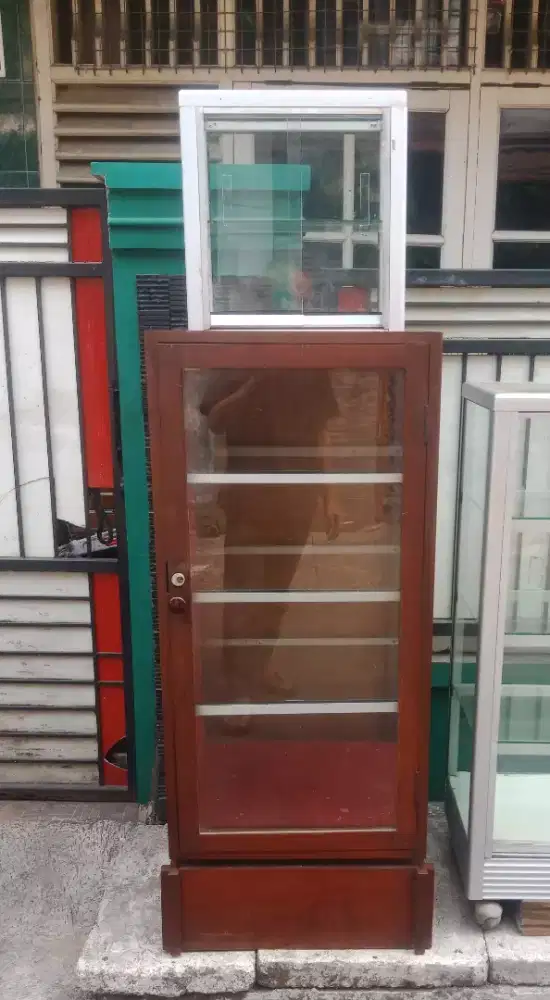 Lemari jati Pajangan serbaguna