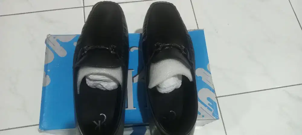 Sepatu laki laki masih bgs masih mulus jarang di pakai komplit dus