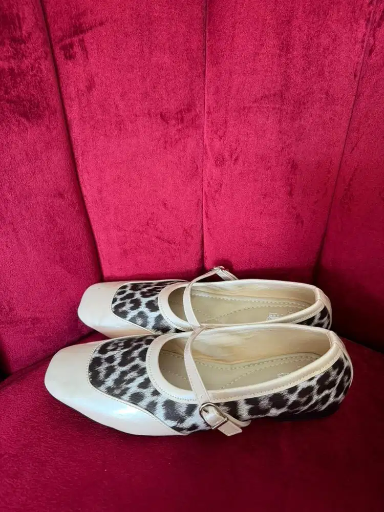 Sepatu Flatshoes Wanita Fashion Terbaru Motif Casual Korea