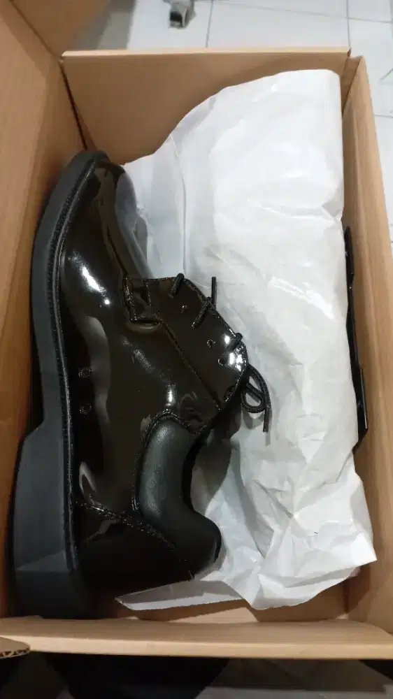Sepatu PDH ukuran 43