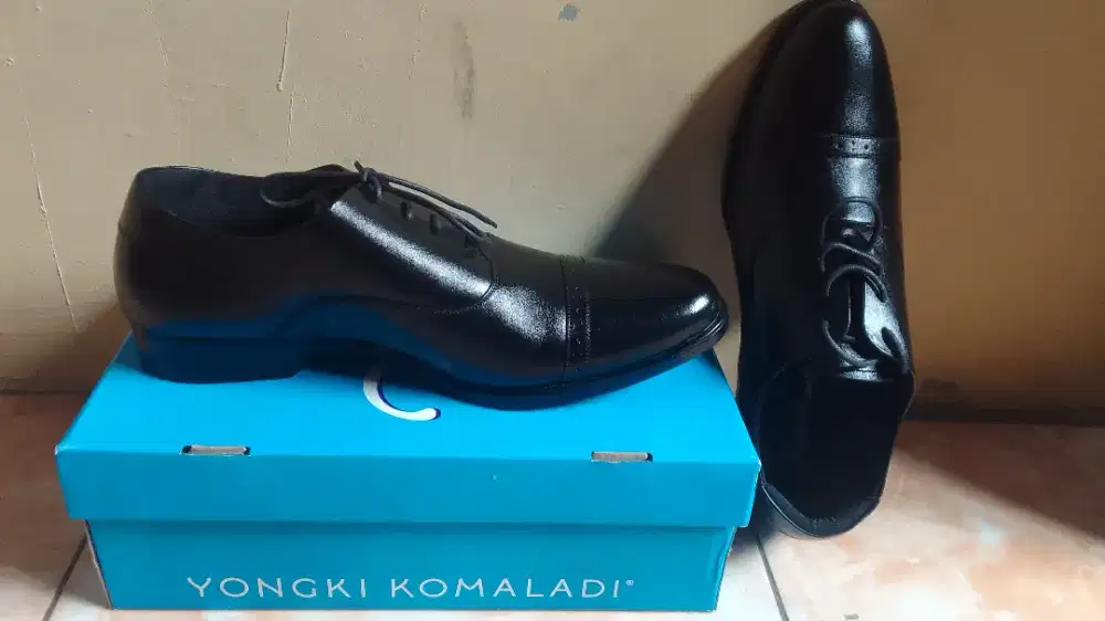 Sepatu pantopel brand Yongki Komaladi