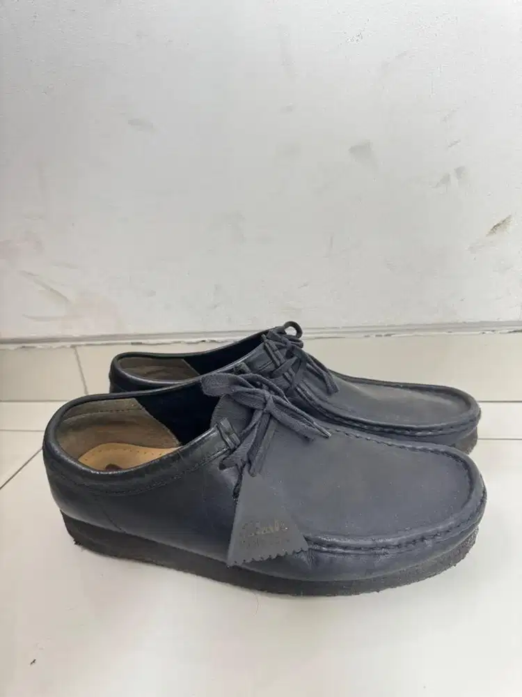 Clarks wallabee black leather