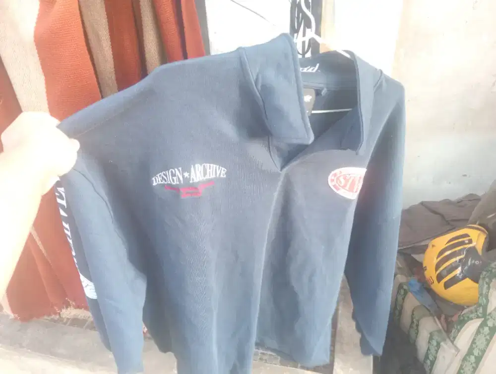 Pull&Bear STWD (Sick The Wrong Dress) Longsleeve Polo Sweatshirt