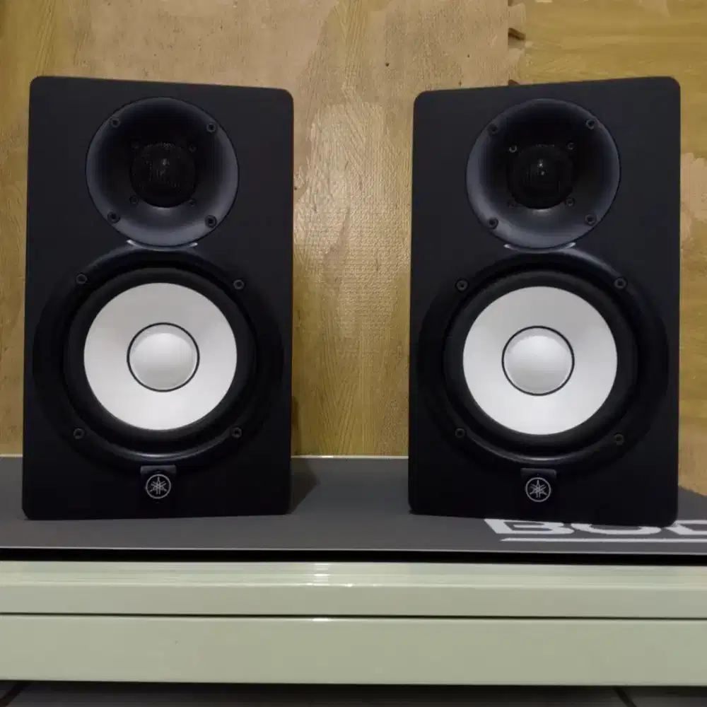 SPEAKER YAMAHA HS5