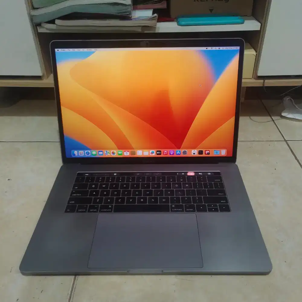 Macbook Pro 15in 2017 Touchbar Core I7 16GB/512GB