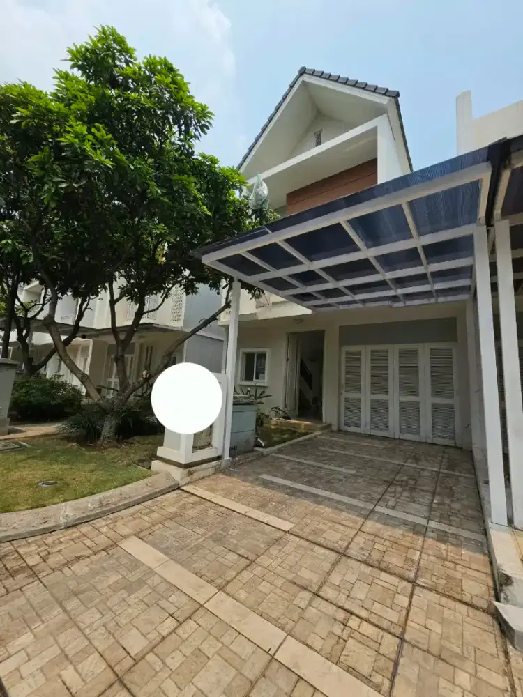 Disewakan rumah canyik strategis dekat mall di summarecon Bandung