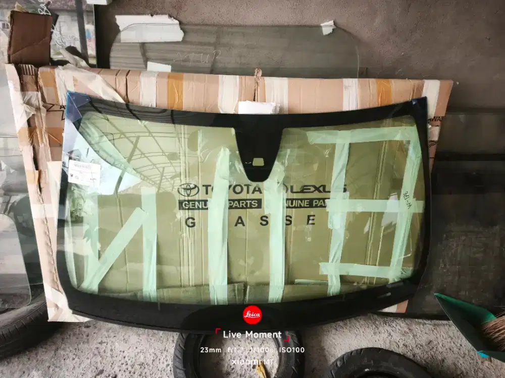 Kaca mobil Mercedes Benz w176