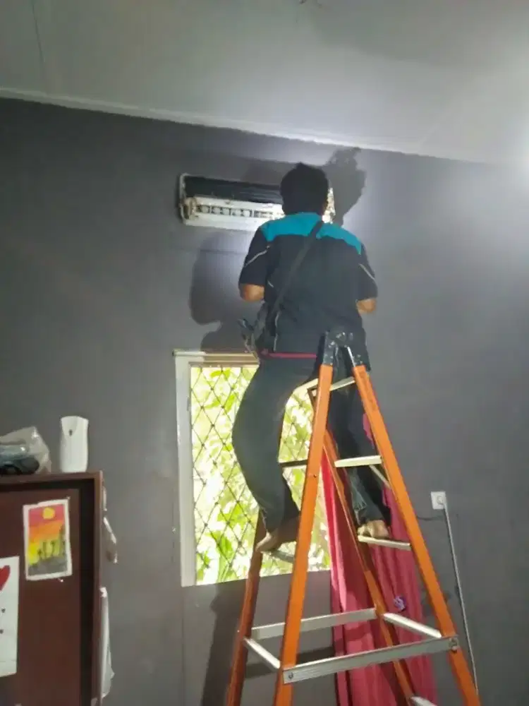 Melayani service electronic panggilan