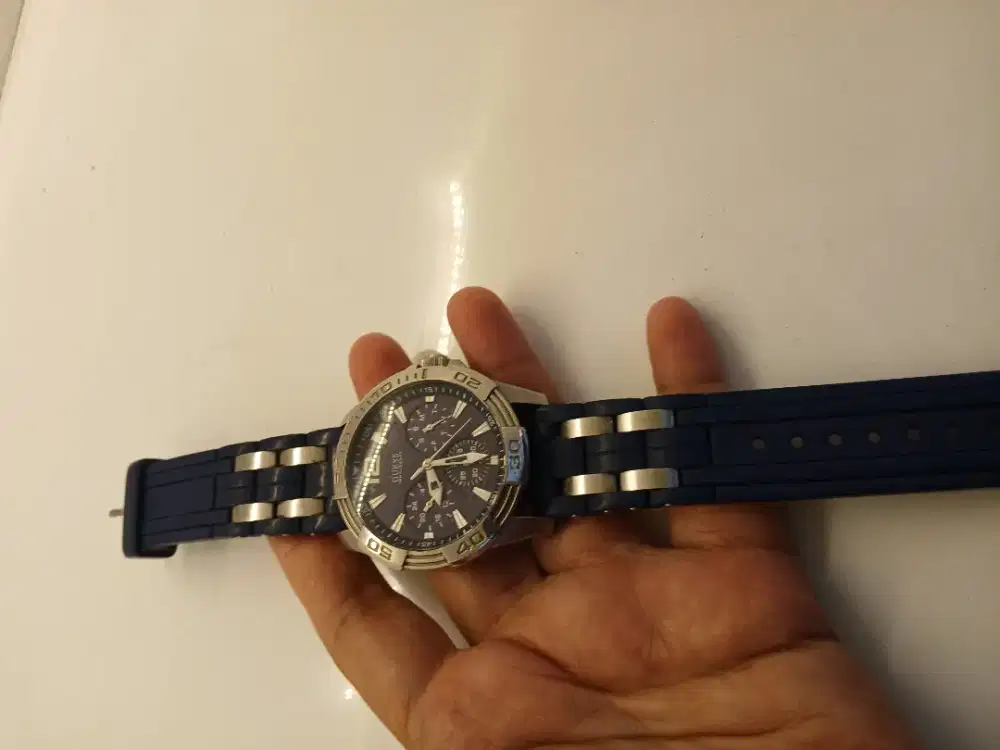 JAM TANGAN COWOK Guess ori