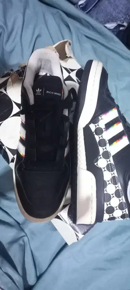 Adidas forum low