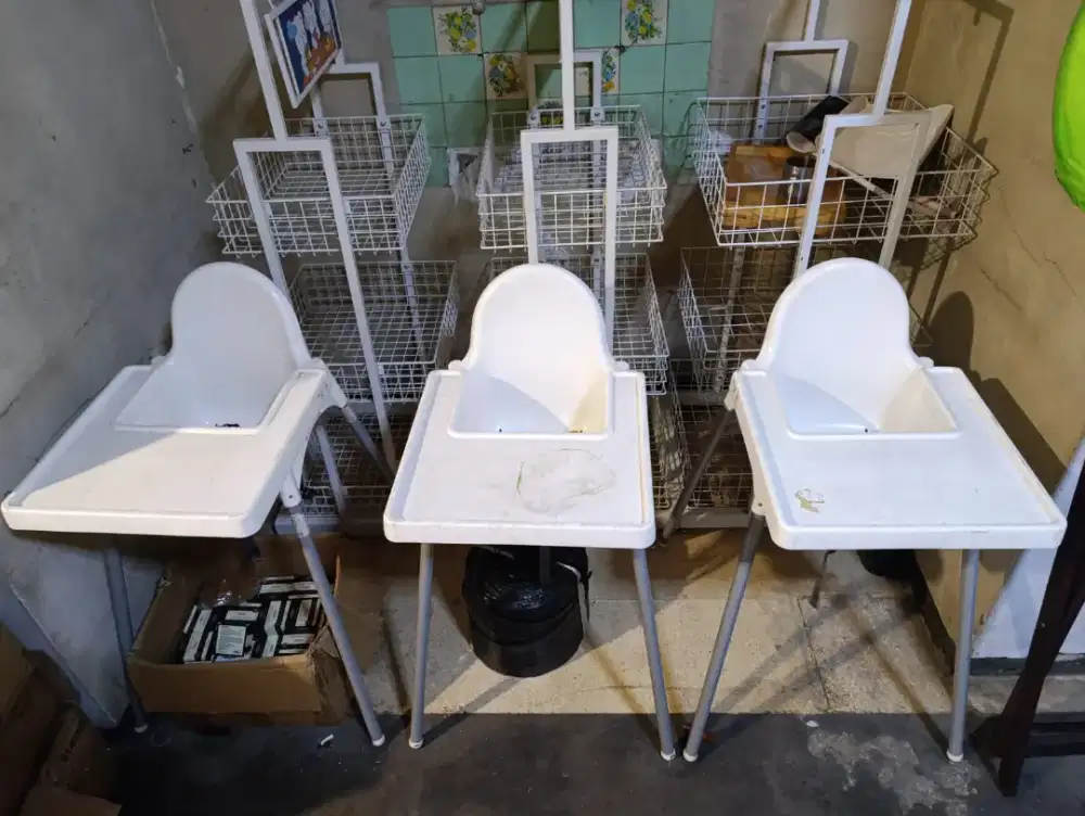 Borongan baby chair atau tempat duduk makan bayi