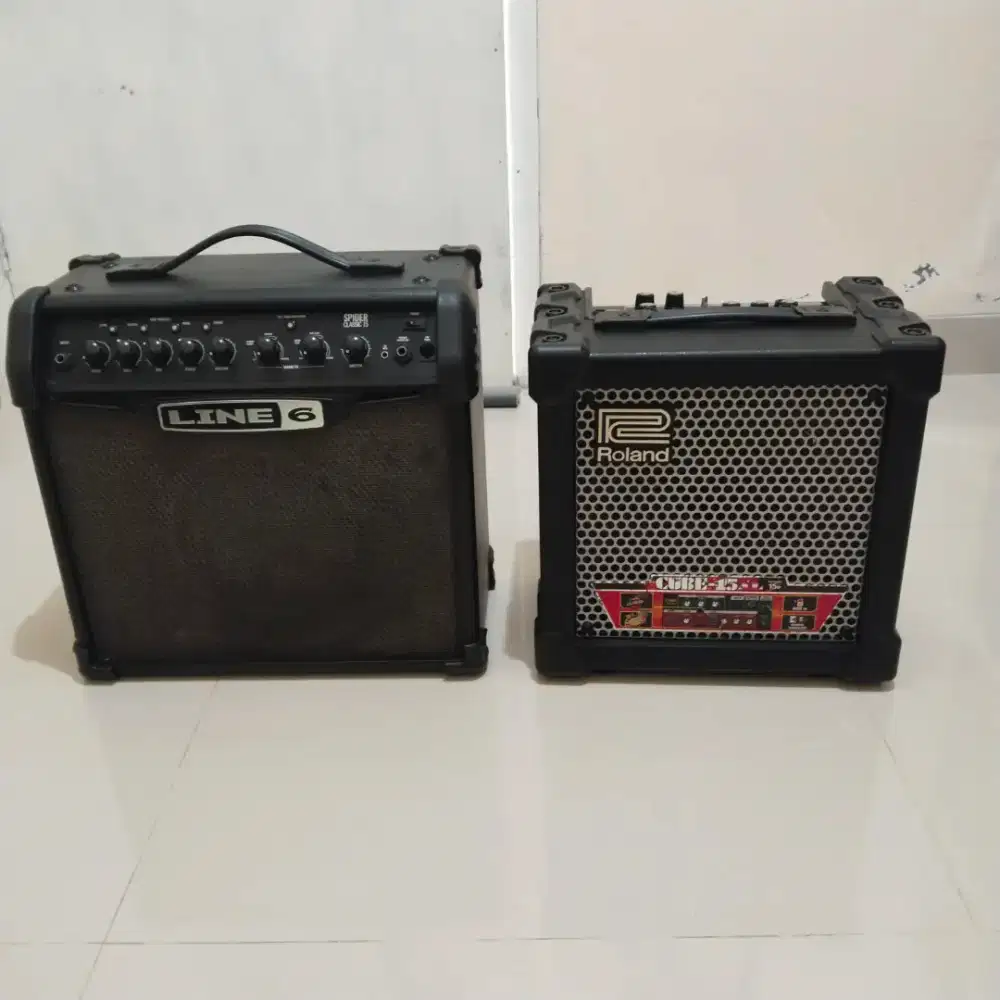 Paket Ampli Gitar 15 Watt: Line 6 Spider Classic + Roland Cube 15XL