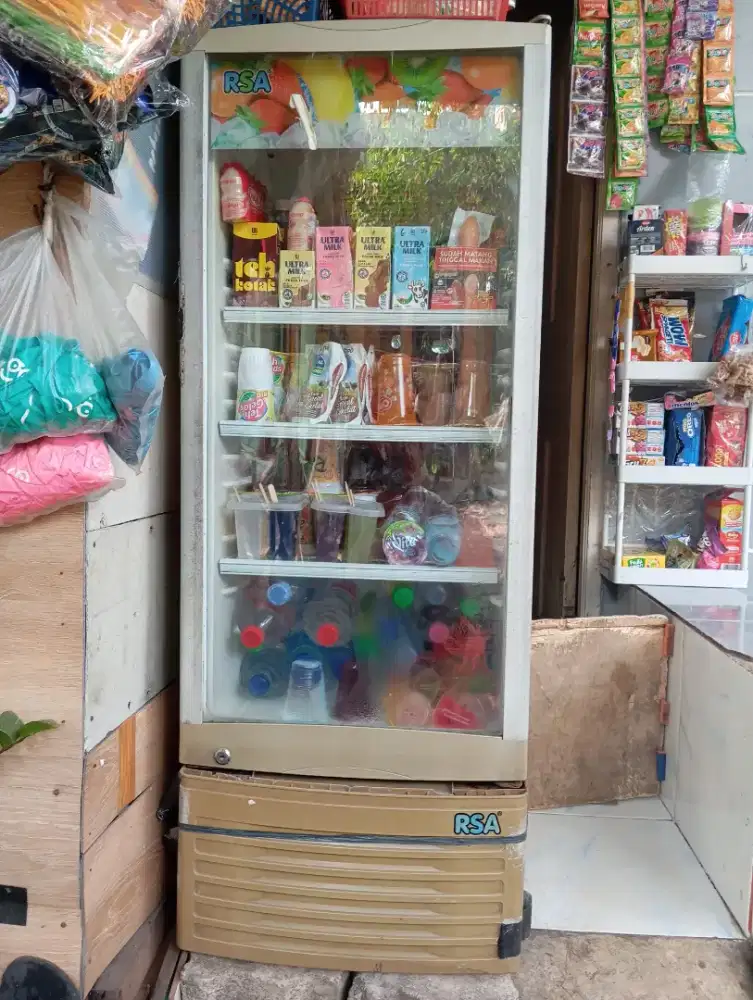 Showcase RSA bekas tiga rak