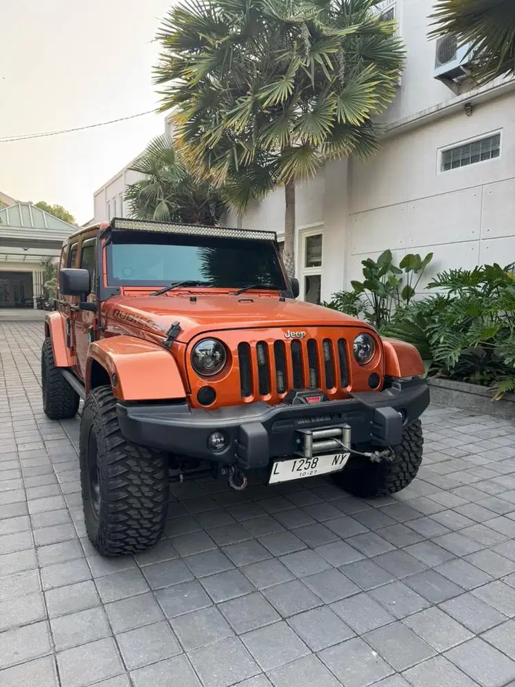 Jeep Wrangler SAHARA 2011