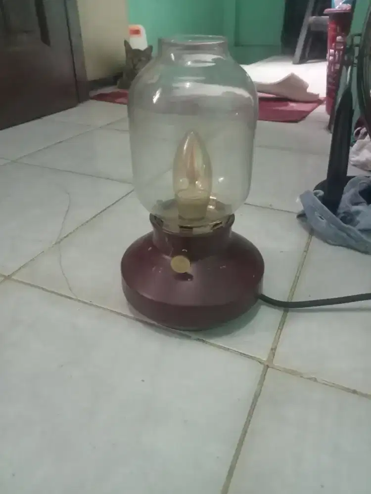 Lampu tidur colokan listrik