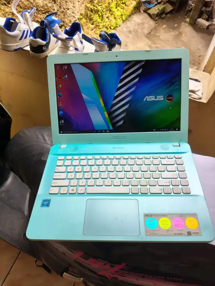 ASUS RAM 2/500 GB INTEL CELERON