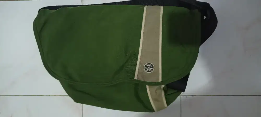 Crumpler asli kondisi bagus