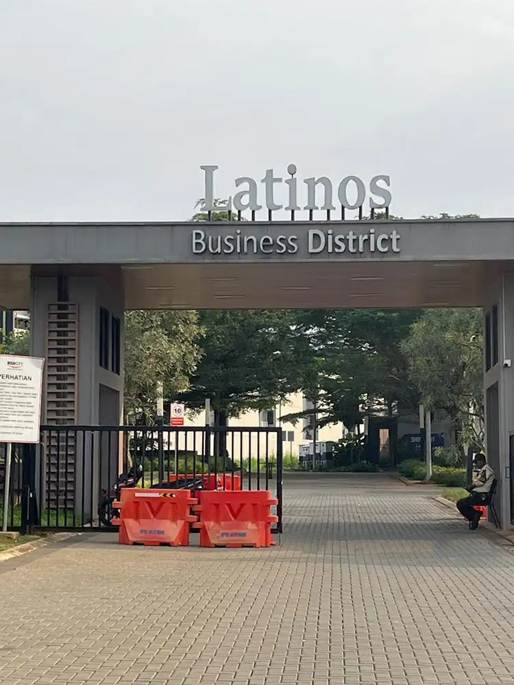 Di sewakan Rukan Latinos Business District konsep soho