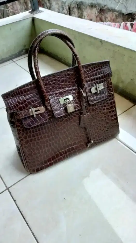 Tas hermes Birkin 35 crocodile niloticus .
edisi beres beres rumah