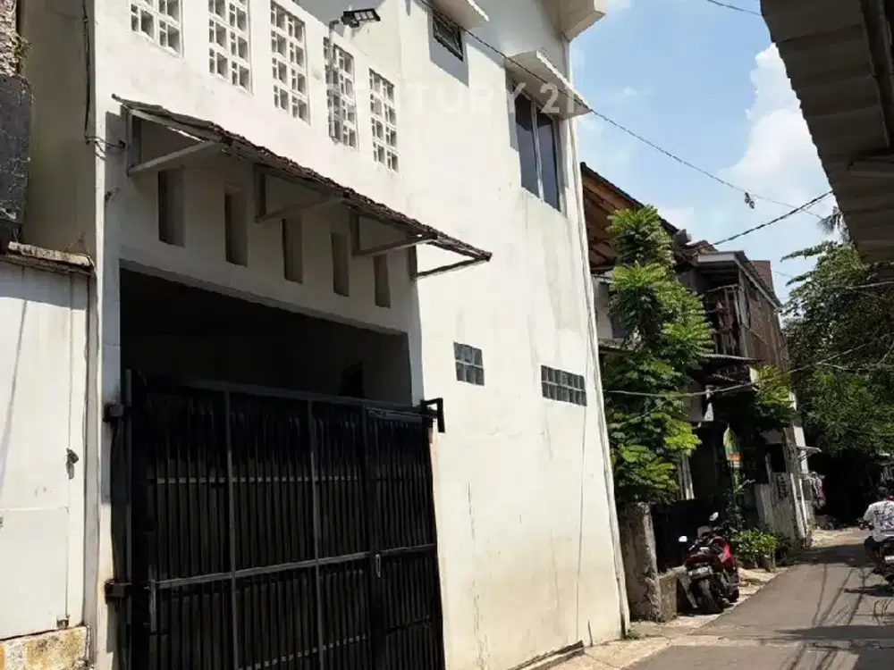 RUMAH FULL FURNISH DI BELAKANG RS CAROLUS SALEMBA JAK PUS